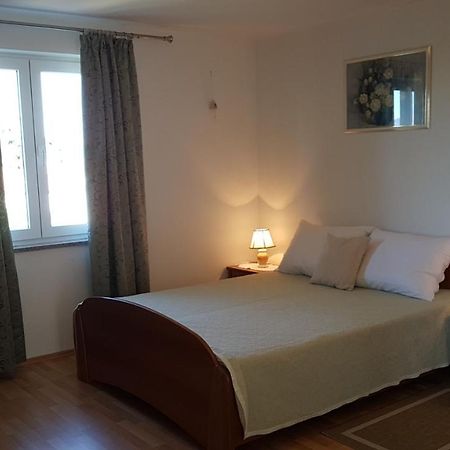 Apartmani Diva Malinska Ngoại thất bức ảnh