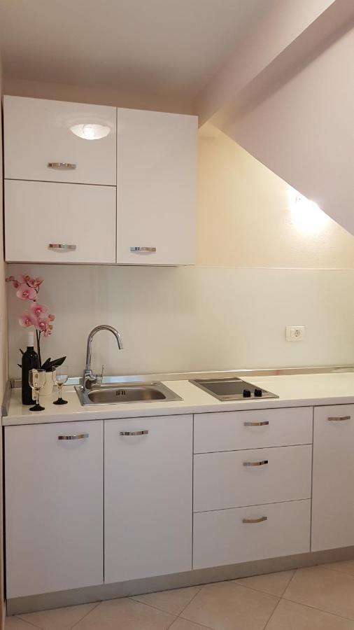 Apartmani Diva Malinska Ngoại thất bức ảnh