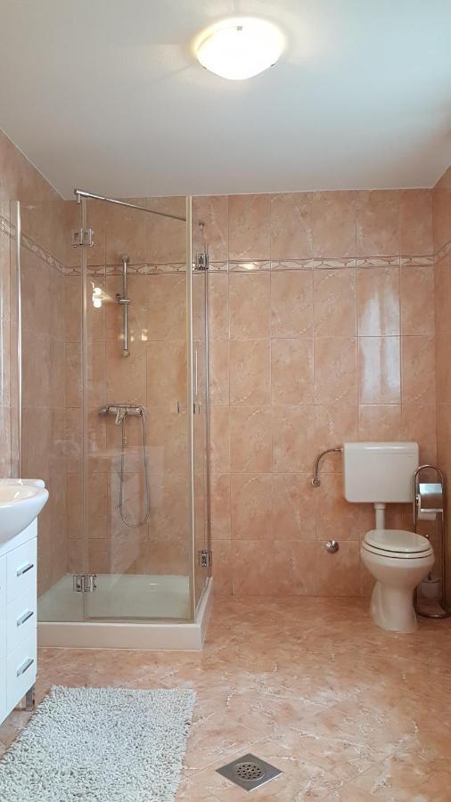 Apartmani Diva Malinska Ngoại thất bức ảnh