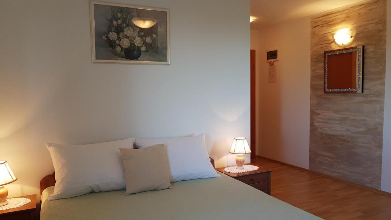 Apartmani Diva Malinska Ngoại thất bức ảnh
