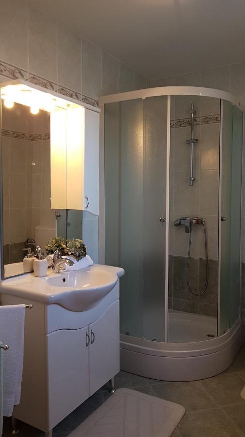Apartmani Diva Malinska Ngoại thất bức ảnh