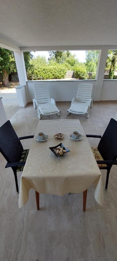 Apartmani Diva Malinska Ngoại thất bức ảnh
