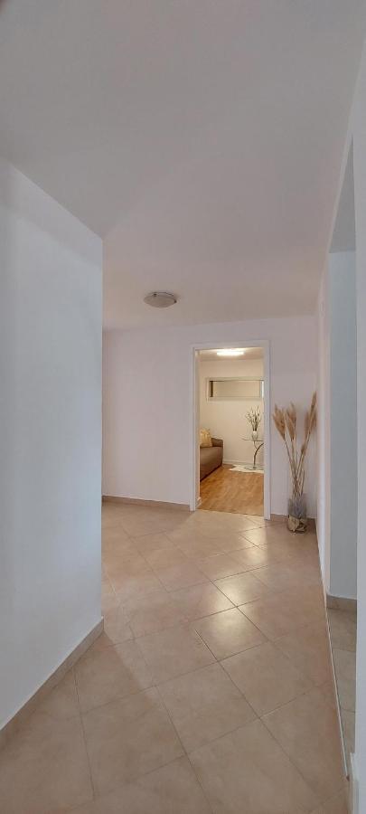 Apartmani Diva Malinska Ngoại thất bức ảnh