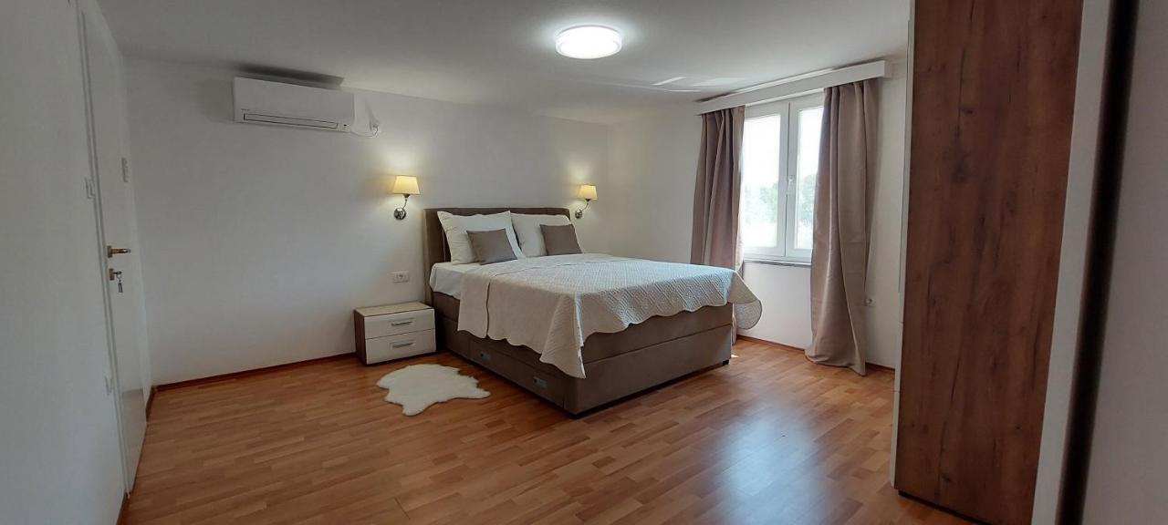 Apartmani Diva Malinska Ngoại thất bức ảnh